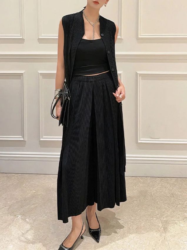 Modern Black V-neck Buttoned Pleated Sleeveless Vest & Pleated Wide Leg Pants