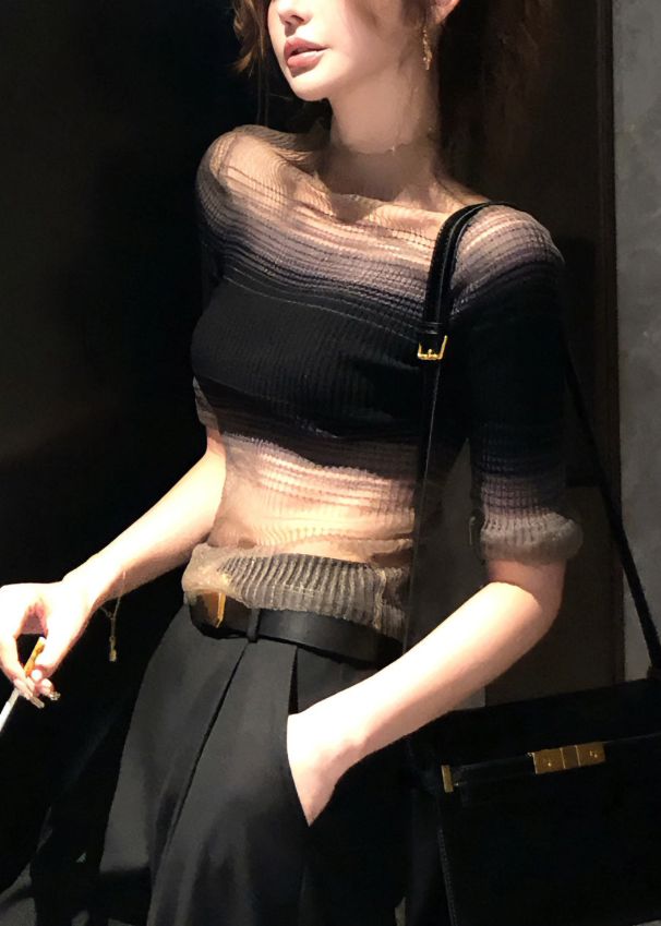 Slim Fit Black Gradient Color Turtleneck Tulle Knit T Shirt Half Sleeve